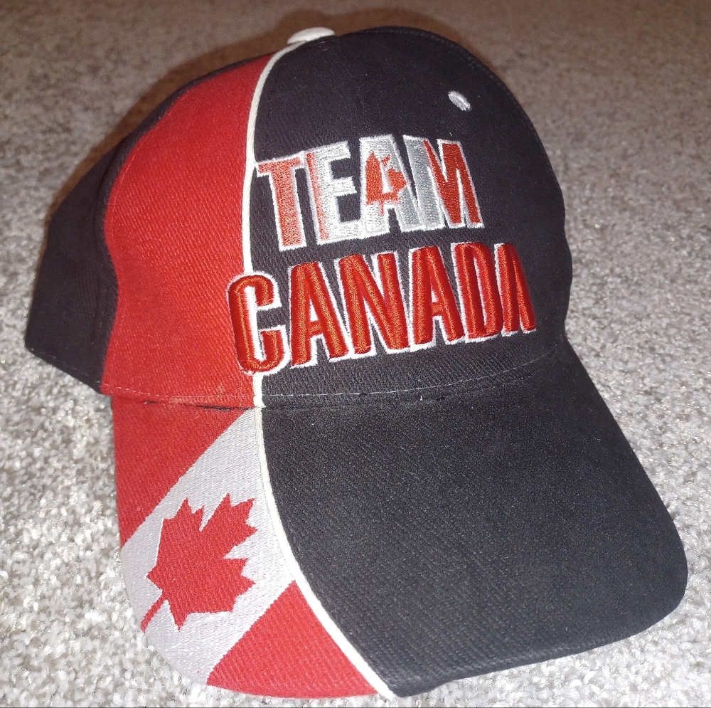 Vintage Team Canada 2004 IIHF World Championship Czech Republic Strapback Hat